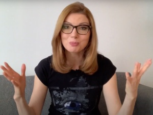 Michalik twierdzi, że pani sprzątająca zachowała się chamsko i prymitywnie. „Wystawiła sobie fatalne świadectwo” [WIDEO]