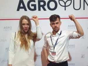 Maja Staśko na zjeździe Agrounii. Fogiel: Kołodziejczak jawi się jako kontestator, a zaprasza lewacką influencerkę