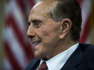 Zmarł były senator i kandydat na prezydenta Bob Dole. Był odznaczony Krzyżem Komandorskim z Gwiazdą Orderu Zasługi RP