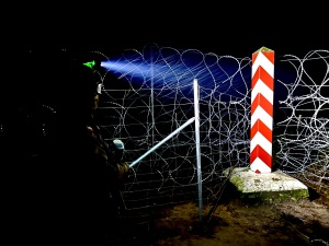 Rosyjskie media: Łukaszenka dał migrantom trzy dni na przedarcie się przez polską granicę