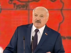 Protest migrantów na Białorusi. Żaryn: Akcja filmowana na potrzeby propagandowe [VIDEO]