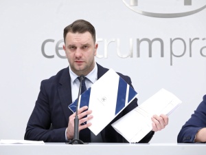 „Robi sobie jaja”. Nieoficjalnie. Politycy PiS wściekli po konferencji Mejzy