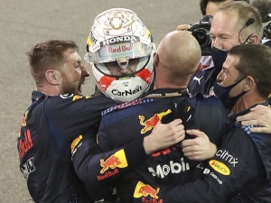 Zadecydowało ostatnie okrążenie! Max Verstappen mistrzem świata Formuły 1