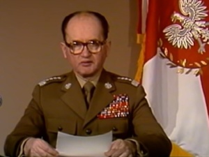 Prawy Sierpowy: Czterdzieści lat po wojnie Jaruzelskiego z Polską...