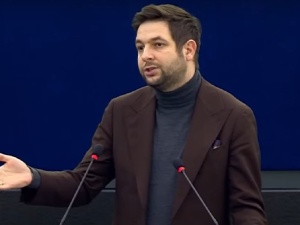 „Jak się uczyć, to od najlepszych”. Patryk Jaki zakpił z unijnych polityków w PE