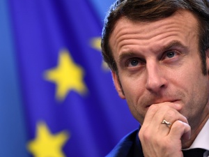 Francja: Kurczy się przewaga Emmanuela Macrona. Zyskuje republikanka Valerie Pecresse