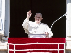 Papież: Pierwszym aktem miłosierdzia jest ofiarowanie uśmiechniętej twarzy