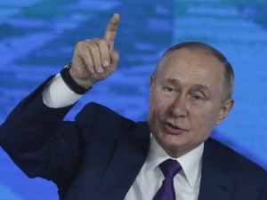 Rozmieszczają systemy rakietowe niedaleko naszych domów. Putin straszy Rosjan na dorocznej konferencji