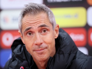 Sousa pochwalił się na Twitterze, że jest trenerem Flamengo. Polscy internauci robią mu właśnie „jesień średniowiecza”