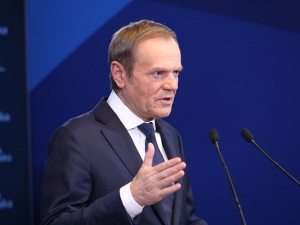 „Czy wyście tam powariowali?!” Tusk opublikował nagranie, w którym oskarża Morawieckiego [WIDEO]