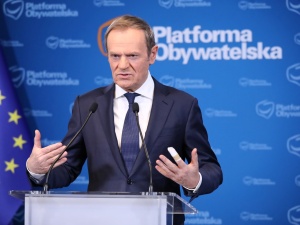 Dziennikarz TVP Info przyznaje: „To pierwszy celny strzał Tuska”