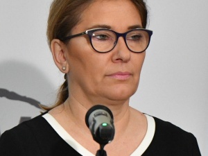Hej Czarnek, Ty głuchy jesteś?. Włamanie na konto Beaty Mazurek?