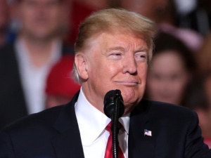 Wkurza Cię Facebook i Twitter? Jest już data startu konkurencyjnej platformy Donalda Trumpa