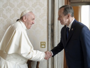 Marszałek Grodzki spotkał się z papieżem Franciszkiem. Podziękowałem w imieniu Senatu za...