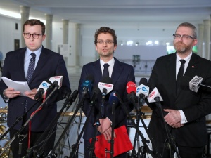 Facebook znów uderza w Konfederację. Usunięto profil Koła Poselskiego po 7 godzinach. Bez ostrzeżeń