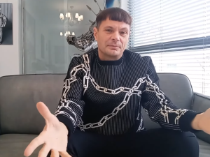 Koniec Arka „Megakota” w należącej do TVN stacji TTV. Śpiewak nagłośnił szokującą przeszłość celebryty