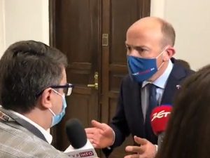 [wideo] Niebywałe. Budka pytany w Sejmie o Sienkiewicza broni się… Pawłem Adamowiczem. „Szczuli na niego”