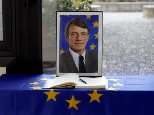 Olbrzymi skandal w Niemczech. Europoseł kpił ze zmarłego szefa PE: „Brudna świnia odeszła”