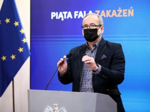 „Takiej liczby nie było w całej czwartej fali”. Niedzielski przekazał najnowsze informacje o zakażeniach