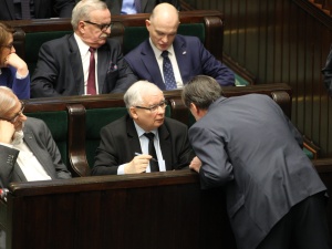 Ważą się losy komisji śledczej ds. podsłuchów. „Wróbelki ćwierkają, że jest szykowane miejsce dla nowego…”