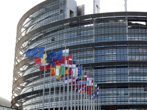 „Prosimy o uwzględnienie wszystkich naszych propozycji”. Europosłowie PiS i PO piszą wspólny list do KE