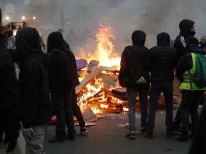 Belgia: 50 tys. ludzi na demonstracji przeciwko obostrzeniom. Doszło do starć z policją [WIDEO]