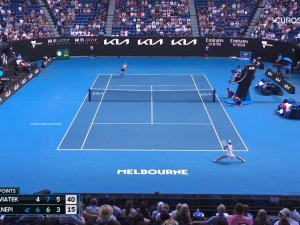 [video] Polish Power. Jak ona to zrobiła?. Zachwyt w sieci po brawurowej akcji Igi Świątek w Australian Open