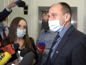 [video] Dopóki TVN nie przeprosi za kłamstwa.... Gorąco w Sejmie: Kukiz odmówił rozmowy z mediami