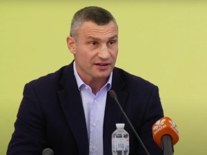 Niemcy dostarczą Ukrainie 5 tys. hełmów. Mer Kijowa Witalij Kliczko nie przebiera w słowach: „Co następne? Poduszki?”