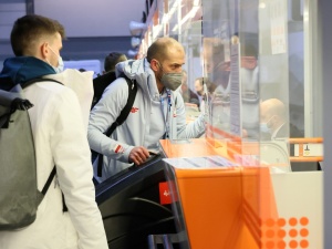 „Jeszcze nie wylecieliśmy, a już są problemy”. Polscy olimpijczycy nie mogą wejść do samolotu