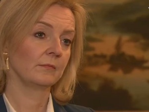 Szefowa brytyjskiego MSZ: Poszerzymy zakres sankcji, oligarchowie Putina nie będą mieli gdzie się ukryć