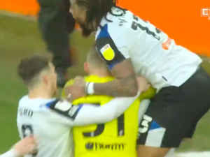 Co za powrót Krystiana Bielika! Gol przewrotką w ostatniej akcji meczu [WIDEO]