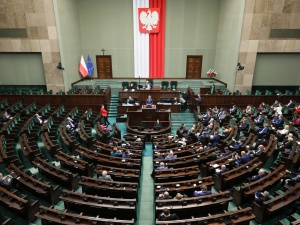 Rozłam w ZP ws. ustawy covidowej. Wiemy, którzy posłowie PiS głosowali za odrzuceniem projektu