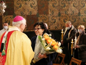 Proszę o odklejenie parlamentu od wyznań wiary. Posłanka PO drwi z uroczystości zawierzenia Matce Bożej?