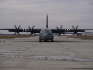 To wyraźny sygnał sojuszniczej solidarności. Kolejne samoloty wojsk USA lądują w Polsce [VIDEO]