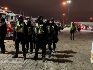 Kanada: „Każda osoba, która pomoże protestującym, będzie aresztowana”. Szokująca nagonka władz