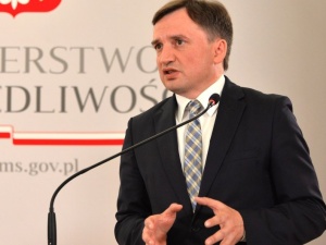 „Państwo powinno pokazać twardą, żelazną rękę”. Zbigniew Ziobro chce zaostrzenia kary dla najgroźniejszych przestępców