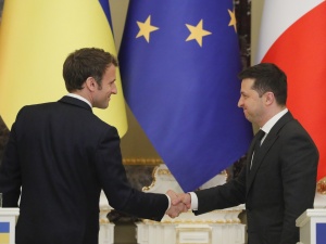 „Po kolacji w Moskwie dobrze bawiliście się z Putinem?” Wołodymyr Zełenski ostro do Emmanuela Macrona [wideo]