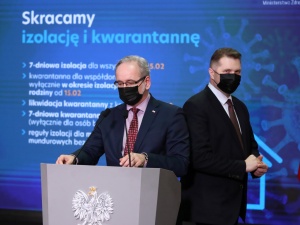 Spięcie między dziennikarzem TVN24 a Niedzielskim i Czarnkiem. „Gdybyście skupili się na rzetelnym informowaniu…”