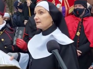[wideo] „Jarku Kaczyński, gdzie wrak Tupolewa” śpiewane na melodię… psalmu. Haniebne szyderstwa ulicznej opozycji w miesięcznicę smoleńską