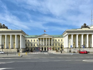 Ordo Iuris: Ideologiczny program warszawskiego ratusza z licznymi uchybieniami formalnymi