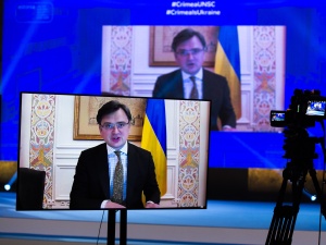 „Sprostowujemy doniesienia rosyjskiej propagandy”. Szef MSZ Ukrainy o rzekomej ofensywie na Donbas