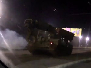 Czołgi bez oznaczeń wjechały do Doniecka [wideo] 