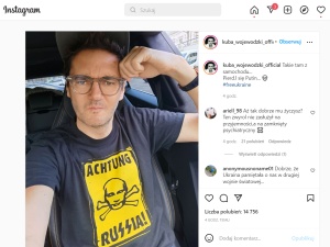 HIT! Kuba Wojewódzki w koszulce z grafiką… autora okładek „TS” Wojeciecha Korkucia. Internauci reagują