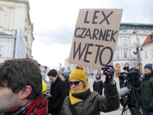 „Niewyobrażalne, żeby w XXI wieki młodzież musiała wyjść z domu”. Młodzieżówka PO protestuje przeciwko #LexCzarnek