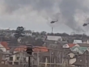 Rosjanie atakują lotnisko w pobliżu Kijowa [WIDEO]