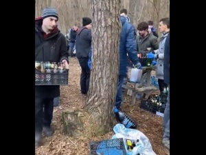 [wideo] A tak cywile w ukraińskich lasach przygotowują się na nadejście Rosjan! „Angażują się wszyscy”