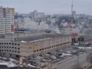 [wideo] MSW Ukrainy: Charków masowo ostrzelany przez Rosjan rakietami Grad. Dziesiątki zabitych, setki rannych