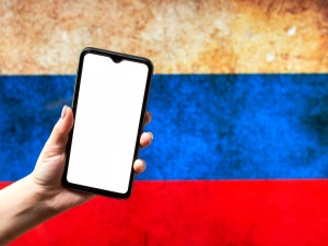 Ukraina wyłączyła roaming dla rosyjskich sieci. Rosyjscy żołnierze kradną Ukraińcom telefony