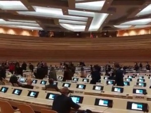 [wideo] Genewa: Tak kilkudziesięciu dyplomatów opuściło salę podczas przemówienia Ławrowa na sesji ONZ